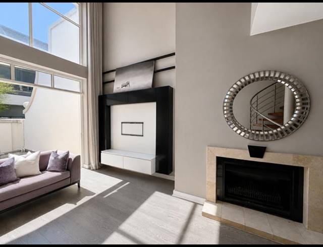 2 BEDROOM TOWNHOUSE FOR SALE IN HYDE PARK